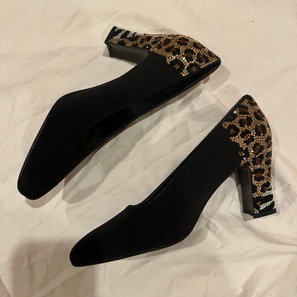 Stuart Weitzman Tigereye Black Peau Heels - Picture 7 of 10